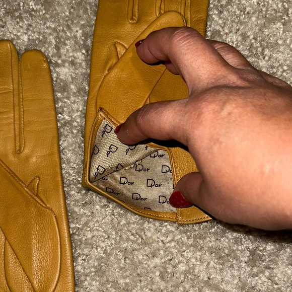 Dior Tan Leather Gloves - Picture 4 of 7